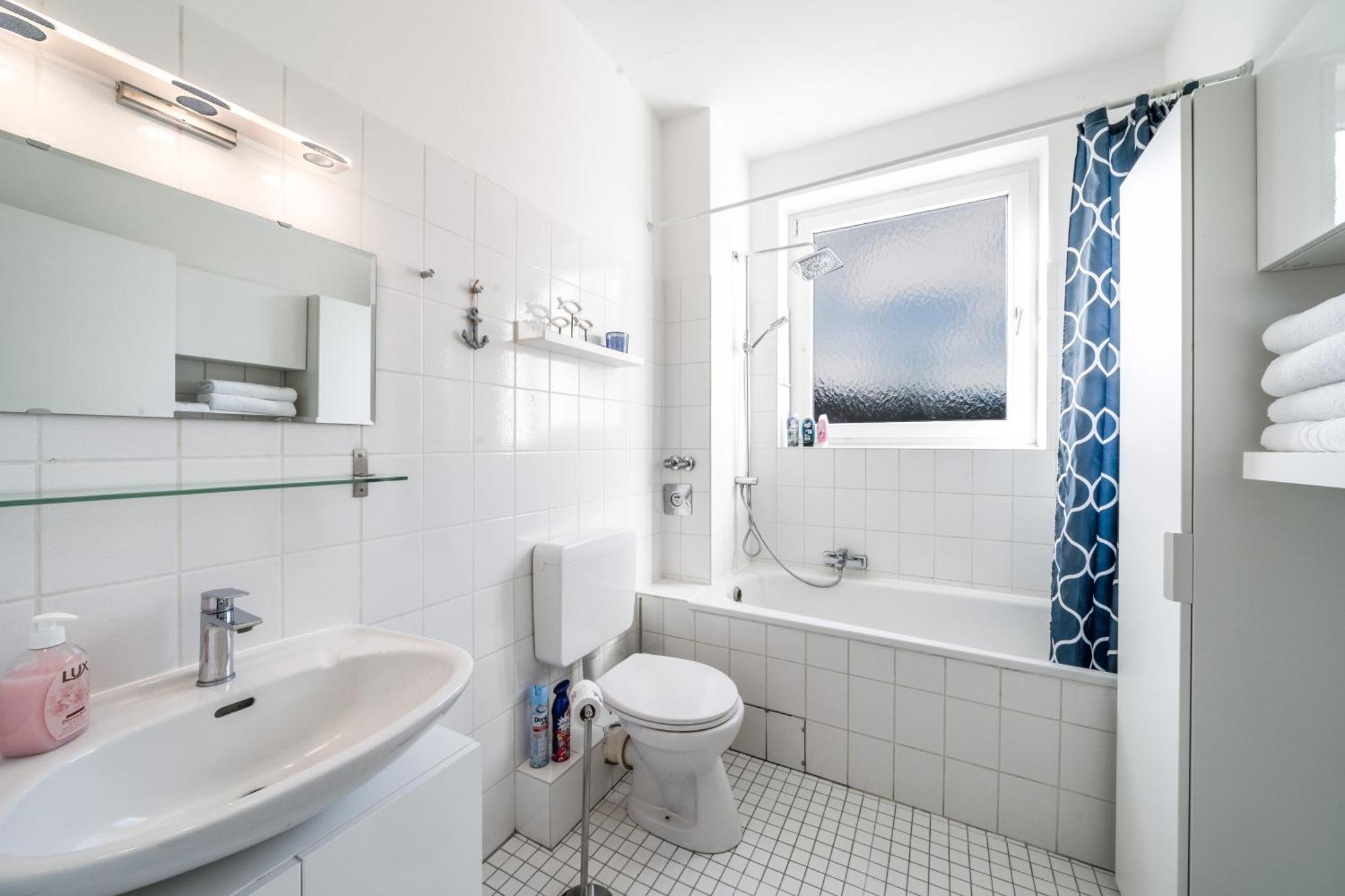 Apartment Im Herzen Hannovers 3min 95m² 3 Balkon Aufzug *
